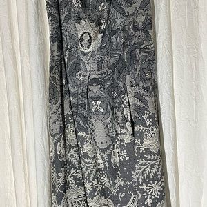 Off shoulder light weight perfect for summer